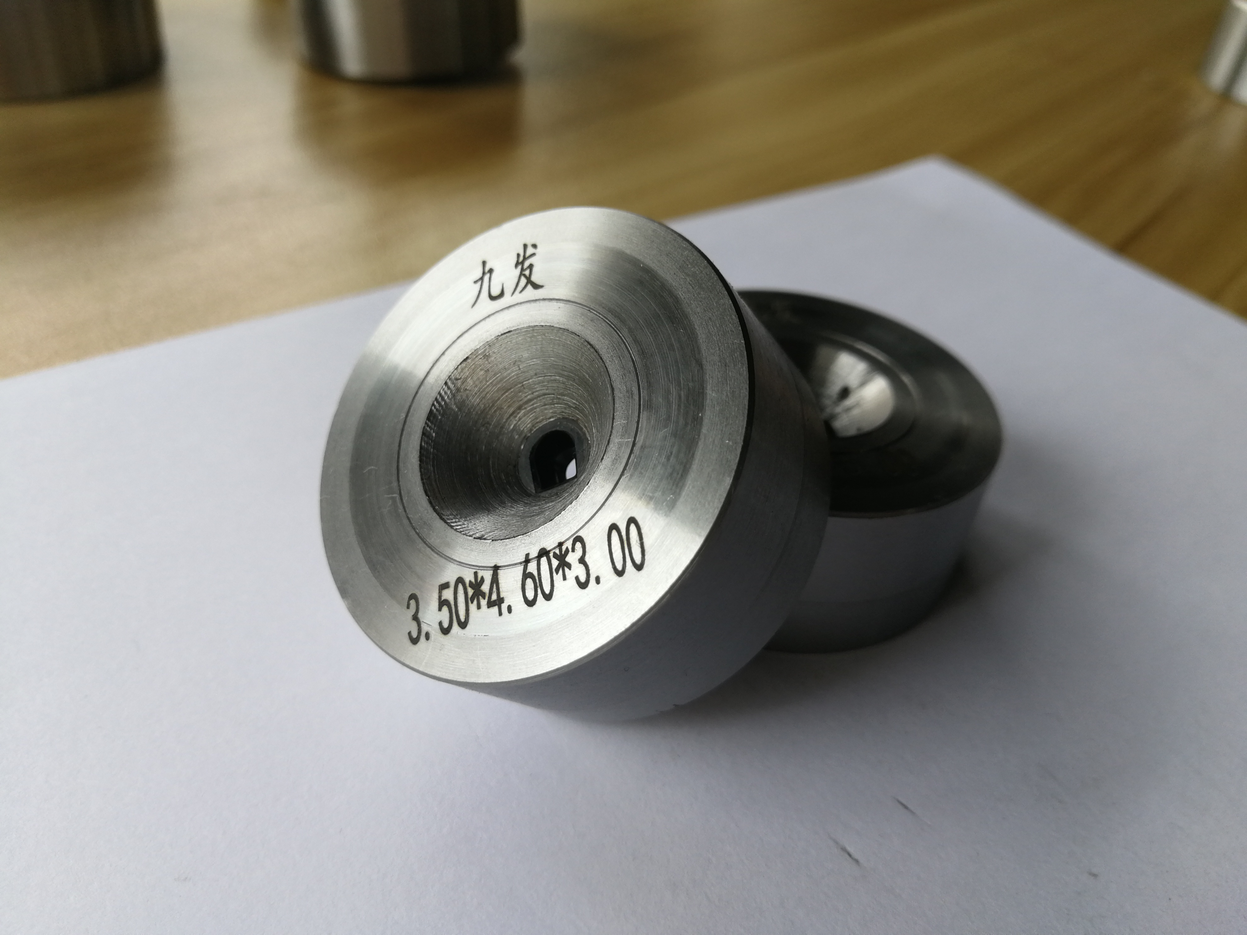 上海聚晶拉丝模具厂家